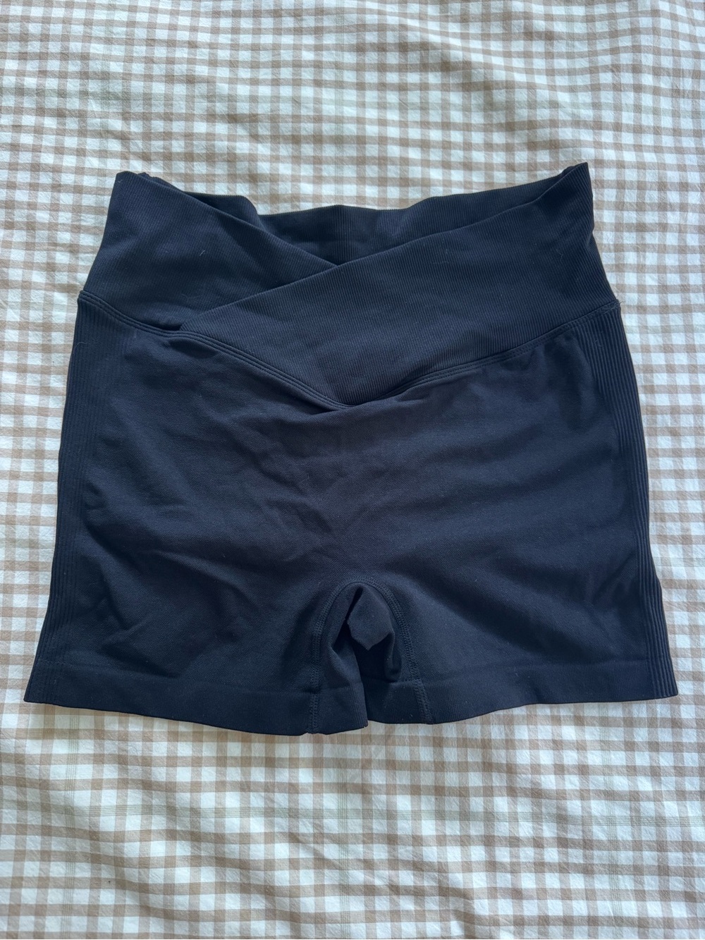 Runched athletic shorts - Picture 3 of 4